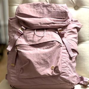 Lululemon light pink slouchy backpack, great condition